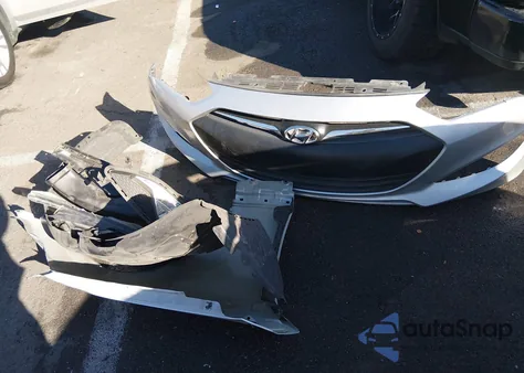 2013 Hyundai Genesis 3.8 Grand Touring z USA, uszkodzony, nr VIN KMHHU6KJ7DU104804